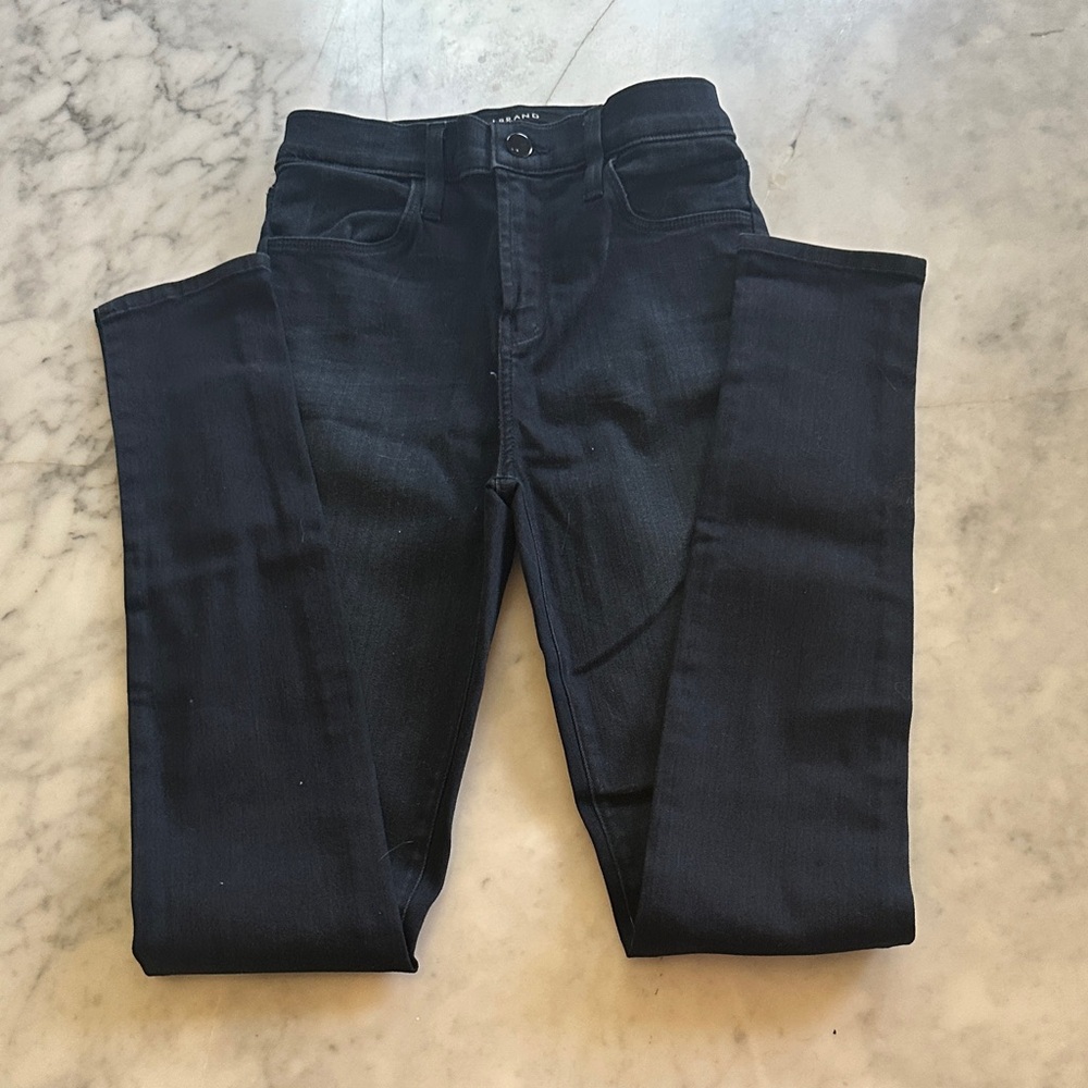 Jeans by JBrand. Size:26. Maria / Darkness